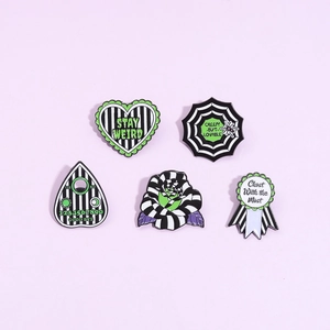 Gothic Enamel Brooch Pin Striped Heart Rose Spider Web Ghost Theme Badge Accessories For Halloween Party Jewelry Gift