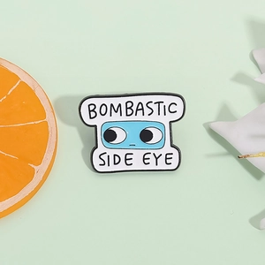 Spilla smaltata blu Bombastic Side Eye per accessori di abbigliamento e risvolti