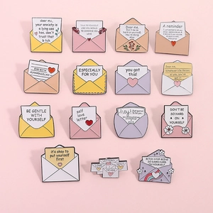 Lot de 15 broches créatives en forme d'enveloppe avec citations motivantes pastel