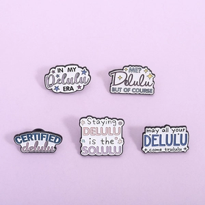 Épingle En Émail Tendance Delulu Lettre Broche Alliage Dessin Animé Badge Pour Sac À Dos Vêtements Accessoire Cadeau Femme