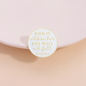 Broche en Email Avec Verset Biblique God Is Within Her She Will Not Fall Psaume Badge Religieux Rond en Alliage de Zinc