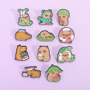 Broche Émaillée Capybara Dessin Animé Mignon en Alliage Thème Été Pastèque Feuille de Lotus Badge pour Sac à Dos Vêtements