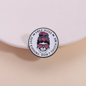 Funny Skull Girl Enamel Brooch Pin With Free Hugs Just Kidding Slogan Pink Heart Glasses Zinc Alloy Metal Badge Unisex Accessory