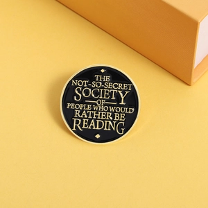 Broche en émail avec citation 'Rather Be Reading' or sur noir pour les lecteurs