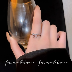 Bague nœud papillon en zircone exquise avec anneau torsadé pour femme style chic