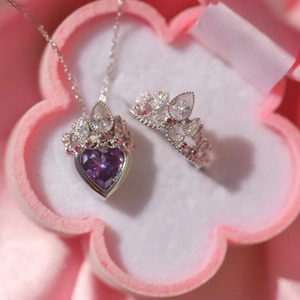 Parure élégante collier couronne et bague en argent avec une grande pierre violette en cœur