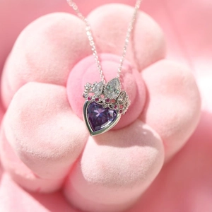 Collier Pendentif Couronne Cœur Violet en Alliage Vintage pour Femmes Colliers Cœur Creux en Strass Plaqué Argent Bijoux