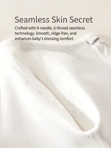 Body bébé en coton blanc avec motif de feuilles grises et couture plate sans frottement