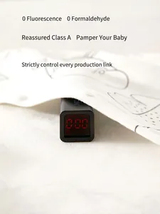 Barboteuse en coton pour bébé montrant des tests sans formaldéhyde ni fluor