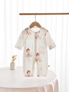 Barboteuse été bébé en coton à manches longues avec imprimé mignon de style dessin animé
