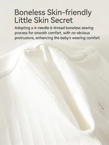 Barboteuse bébé en coton blanc avec coutures plates et lisses à quatre aiguilles et six fils