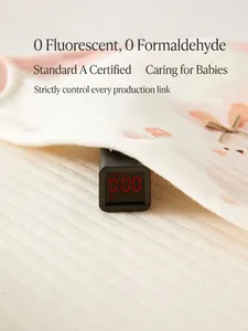 Tutina imbottita neonato bianco crema con stampa floreale e fiocco, sicurezza classe A