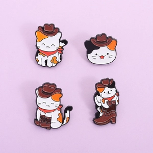 Kreative Emaille-Broschen Set mit Cowboy-Katzen-Motiven und niedlichem Western-Design