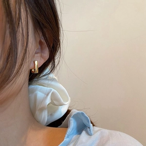 Minimalist gold geometric rectangular hoop earrings for women in a luxury modern style