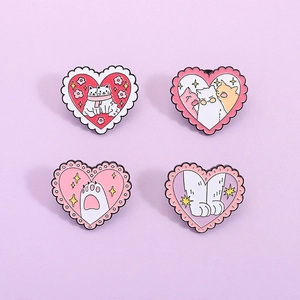 Cute Cartoon Cat Heart Enamel Pin Zinc Alloy Brooch Scalloped Edge Cat Paw Badge For Clothing Bags Women Unisex Jewelry Gift