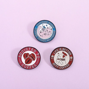 Broches en Émail Série Café Créatif Dessin Animé Chat Grain de Café Chien Badge en Alliage de Zinc Épingle à Revers Bijoux Cadeau