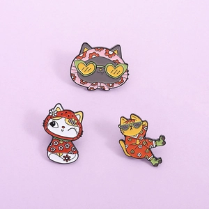 Broche en Émail Chat de Dessin Animé Mignon en Alliage Motif Floral Badge Accessoire pour Sac à Dos Vêtements Cadeau Femmes Enfants