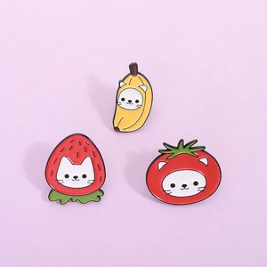 Cute Cartoon Fruit Cat Enamel Pin Banana Strawberry Tomato Cat Zinc Alloy Badge Fashion Animal Brooch Jewelry Gift