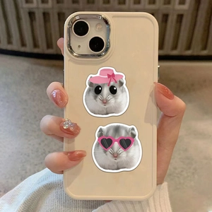 Coque iPhone crème avec deux hamsters de dessin animé mignons et rigolos au design unique