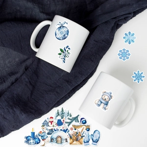 50 autocollants de dessin animé d'hiver bleus style ins sur une tasse en céramique