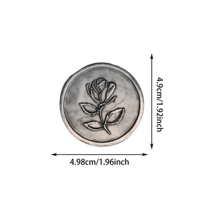 Vista dettagliata delle dimensioni del sigillo in cera con rosa goffrata 4,9 cm x 4,98 cm