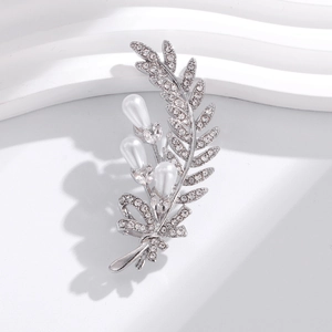 Broche épi de blé élégante avec base argentée, perles et strass brillants pour manteaux