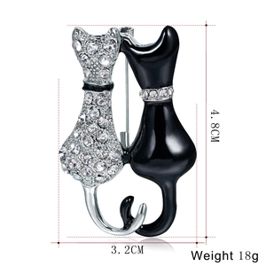 Modische schwarz-weiße Katzenbrosche mit Kristallen und Legierungshöhe 4,8 cm