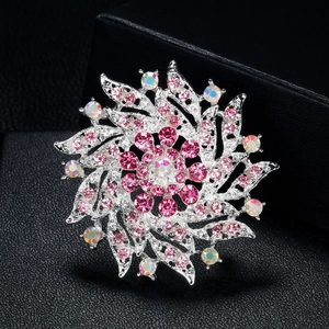 Broche fleurie en cristal élégante avec strass roses et AB étincelants sur base argent