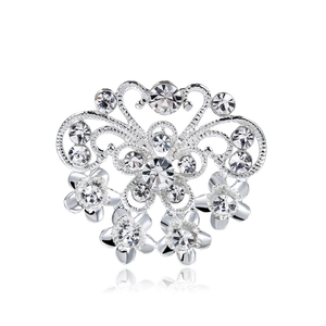 Broche papillon argentée élégante avec motifs floraux et strass brillants pour femmes