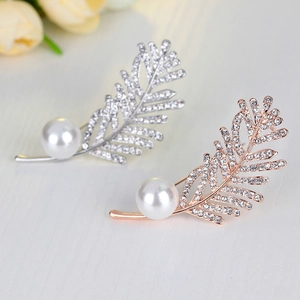 Broches élégantes en forme de feuille avec strass brillants et perles en argent et or rose