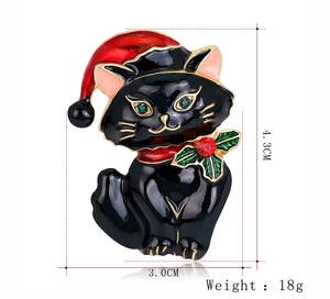 Detailed view of cat brooch dimensions 4.3cm by 3.0cm with weight 18g measurements