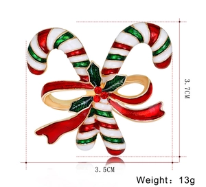Detailansicht der Weihnachts-Zuckerstangen-Brosche mit 3,5 cm x 3,7 cm Maßen und 13 g Gewicht