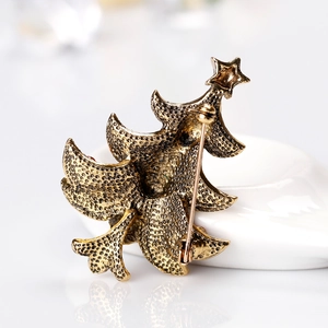 Élégante broche sapin de Noël en or antique, vue arrière avec fermeture à épingle sûre