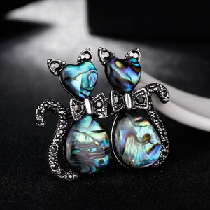 Retro double cat brooch with iridescent abalone shell and black metal micro-inlay finish