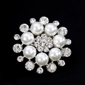 Elegant Flower Brooch Pin With Alloy Rhinestone And Faux Artificial Pearl For Women Wedding Party Suits Accessories