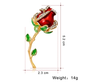 Détails de la broche rose montrant les dimensions de 5,2 cm de haut et 2,3 cm de large