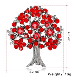 Spilla ad albero argentata con cristalli rossi e misure, 4,6 cm per 4,2 cm