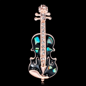 Élégante broche violon avec finition or rose, émail noir et incrustation de nacre