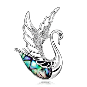 Elegante zwaan broche met fonkelende kristallen en kleurrijke parelmoer inleg dames