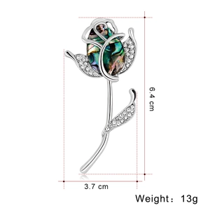 Élégante broche rose avec nacre colorée et cristaux étincelants, longueur 6,4 cm