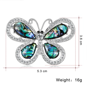 Dimensioni dettagliate della spilla a farfalla con intarsio in abalone, 5.3cm per 3.6cm
