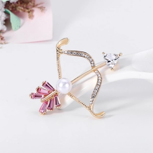 Pink rhinestone and pearl cupid's arrow brooch in gold-finished alloy design