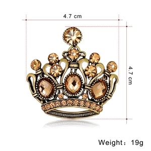 Spilla vintage a corona dorata con cristalli champagne e design traforato, 4,7 cm