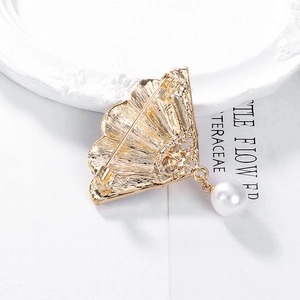 Retro Chinese style fan brooch with bamboo texture, diamonds, and pearl drop pendant