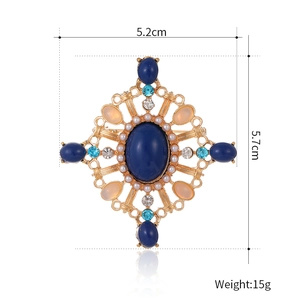 Barocke Kreuzbrosche mit Lapis-Imitaten, Perlen und Strass auf goldenem Metallrahmen