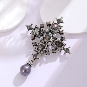 Barocke Silber-Kreuzbrosche mit grauen Kristallen und lila Perlenanhänger für Damen