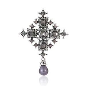 Barocke Silber-Kreuzbrosche mit smaragdgeschliffenen Kristallen und Perle