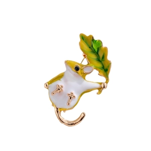 Cartoon enamel mouse holding a green leaf brooch, fashion accessory for coats and jackets