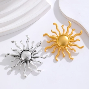 Retro sunflower brooch set in matte gold and vintage silver finish for coats