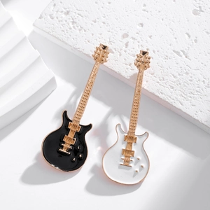 Set di spille vintage per chitarra in smalto bianco e nero con finitura dorata
